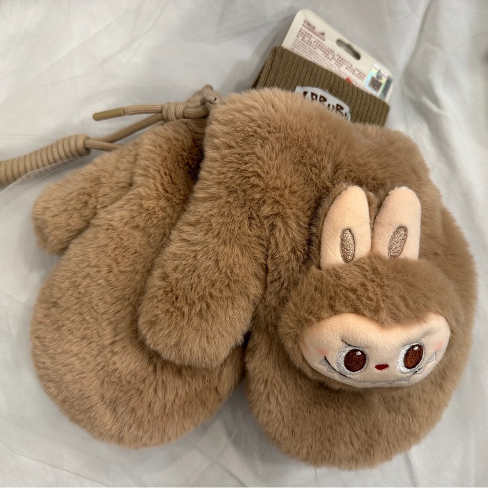 Pop Mart Labubu mittens